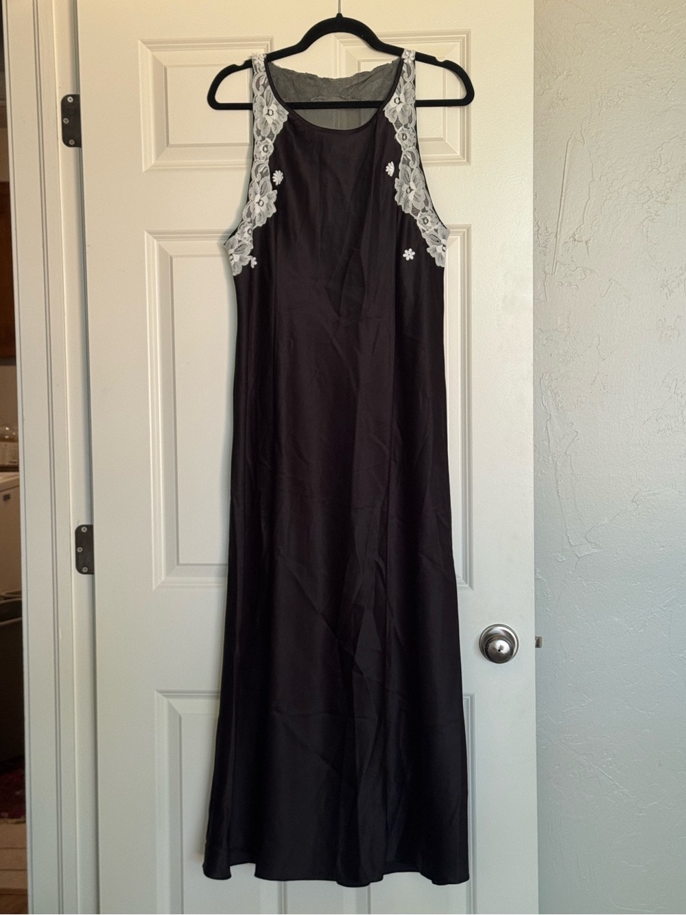 VTG - Judith Hart - Black Satin White Lace Trim Sleeveless Gown/Dress - Size L